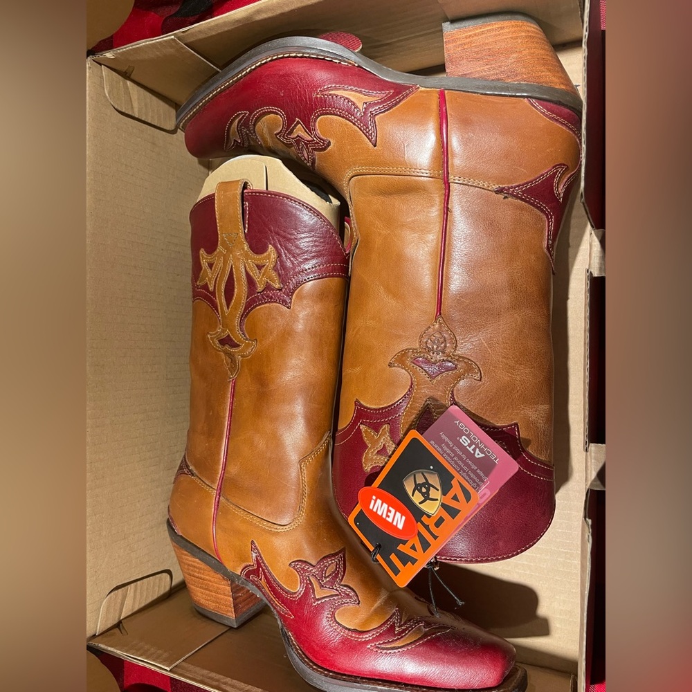 Ariat Adelaid 2009 Tan and Burgundy Western Boots
